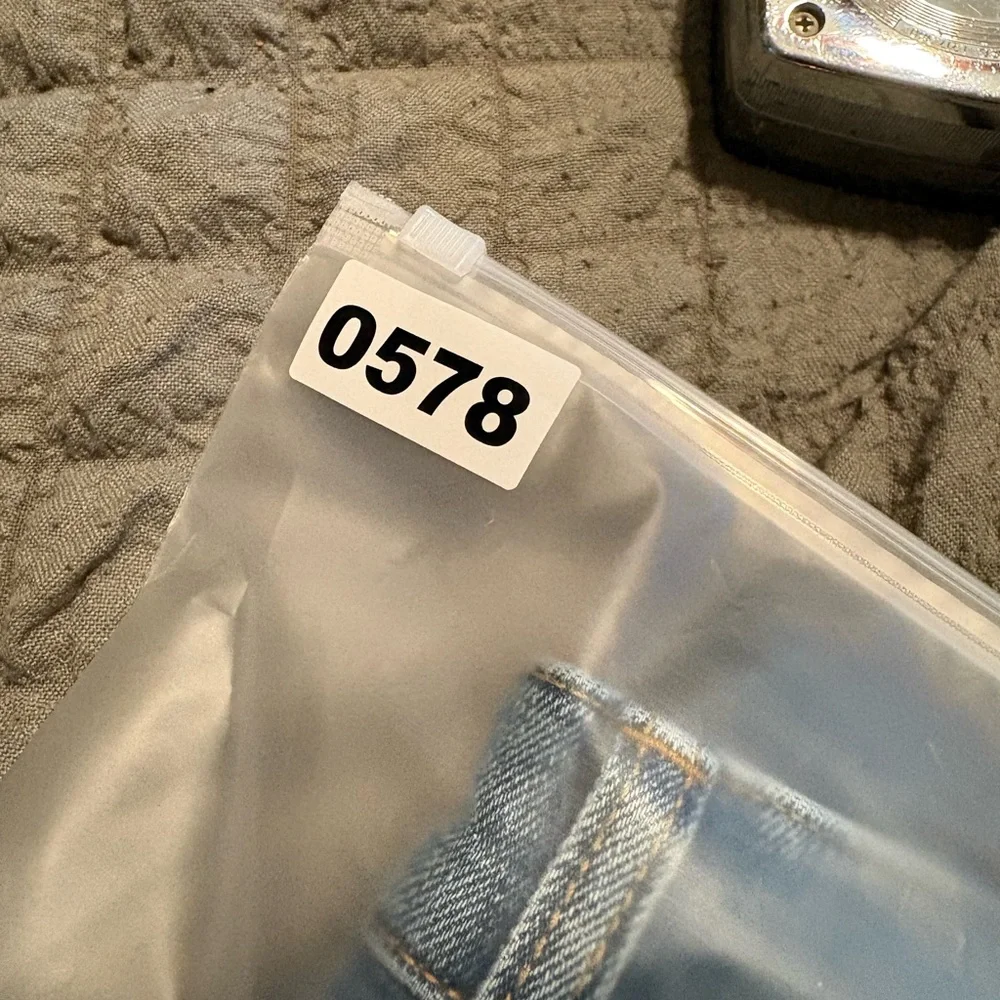 Abercrombie & Fitch Straight Leg Jeans‎ Women’s Size 24 Light Wash (0578)